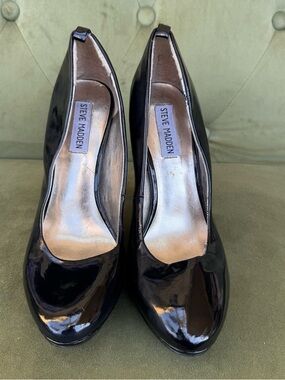 Steve Madden black patent leather 5 inch heel pumps size 8.5